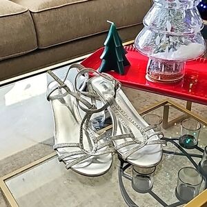 Fioni cocktail silver shoes size 8